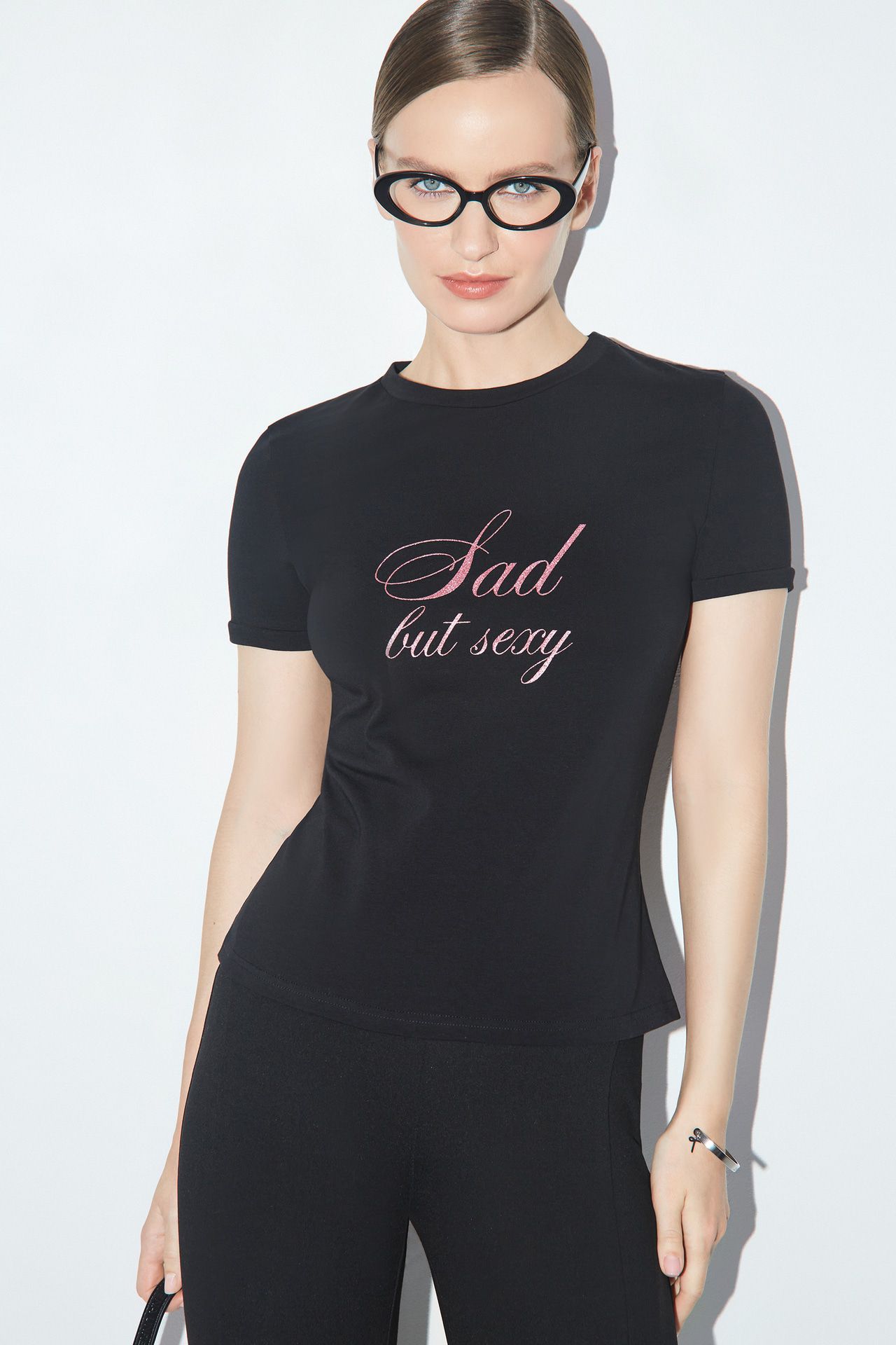 Yigit mushakli ayolni sikadi