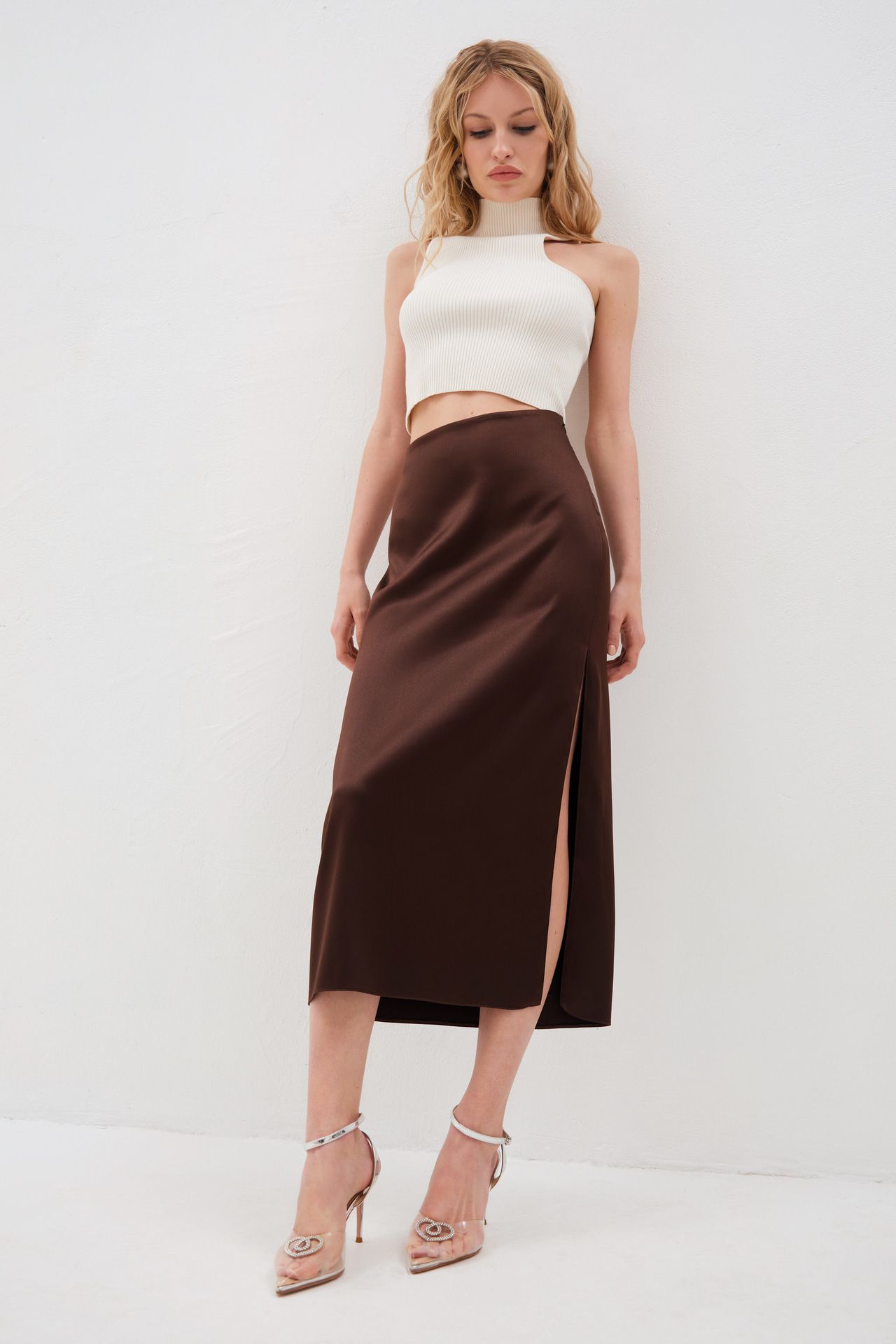 Сән дизайнерлерімен жыныстық қатынас Пикап-артистер жетілген әйелдерді порно фильмге түсіреді